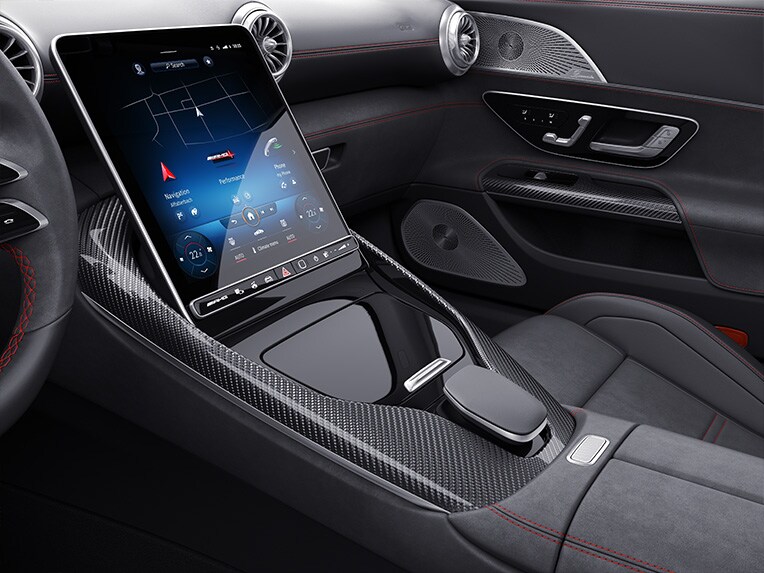 The MANUFAKTUR carbon-fibre trim elements in the Mercedes-AMG SL Roadster.