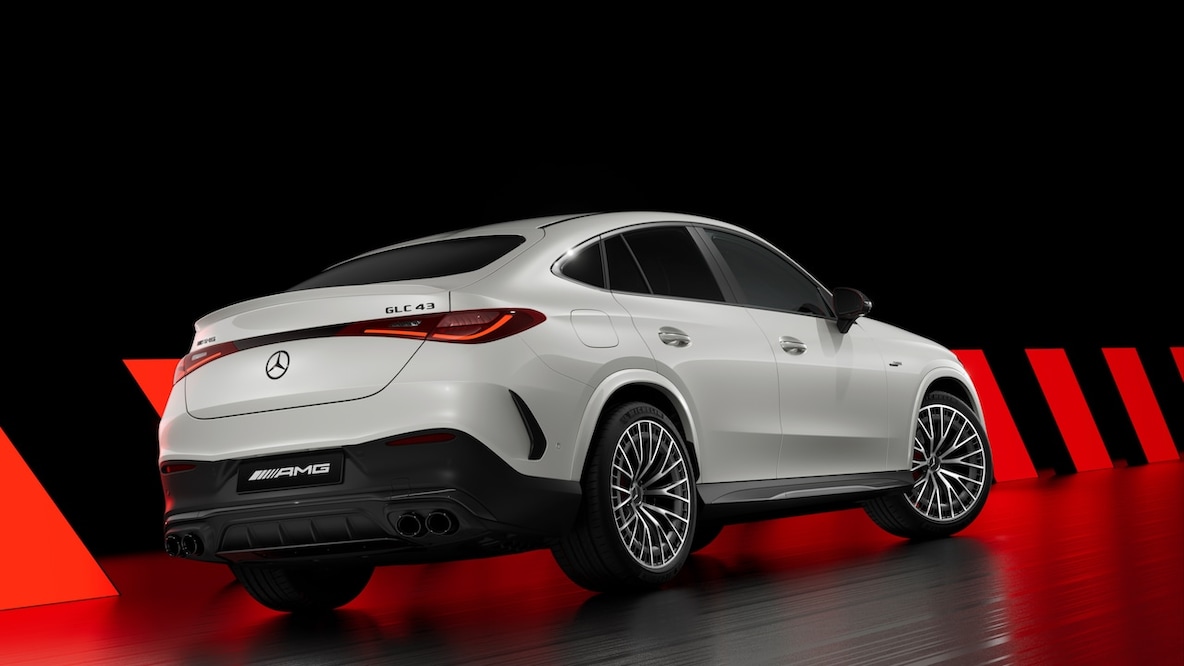 Mercedes-AMG GLC 63 S E PERFORMANCE Coupé in a view from the right side at the rear.