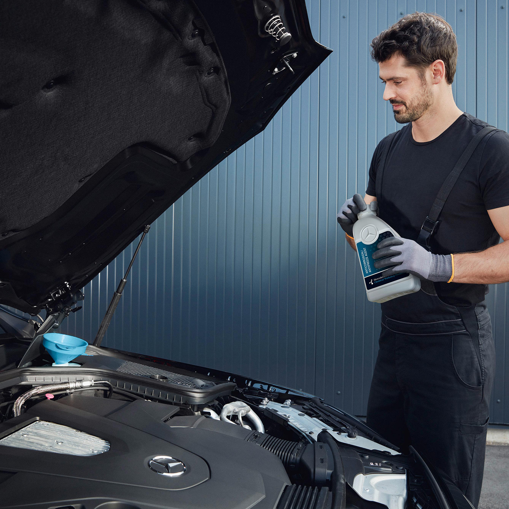A regular check-up | Mercedes-Benz A Mercedes-Benz technician checks a vehicle on the test bench.