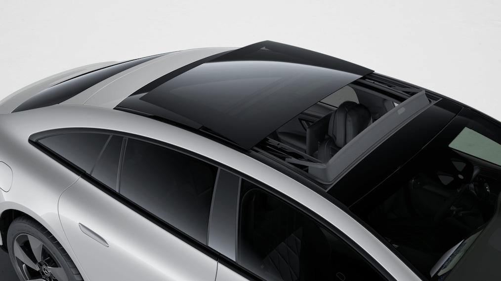 The different Mercedes-Benz MANUFAKTUR options.