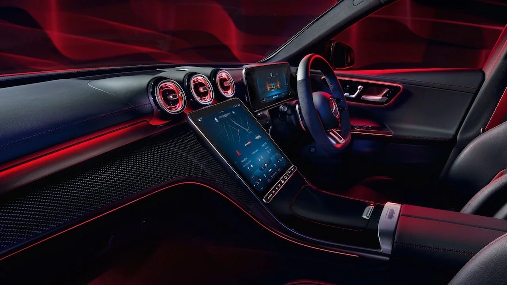 The AMG Performance seats of the Mercedes-AMG C 43 Saloon.