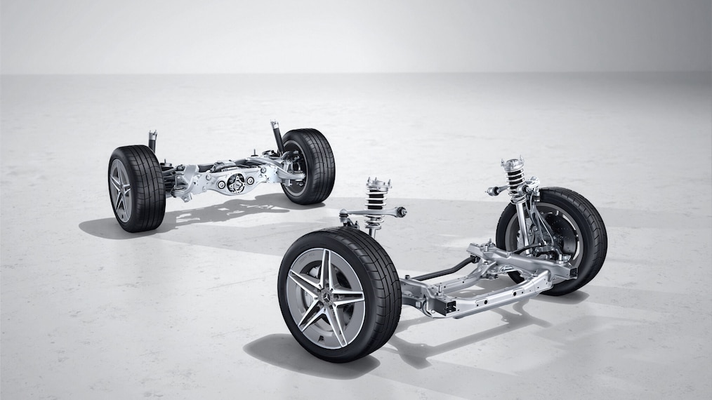 Close-up of the cockpit with displays in a Mercedes-Benz C-Class.