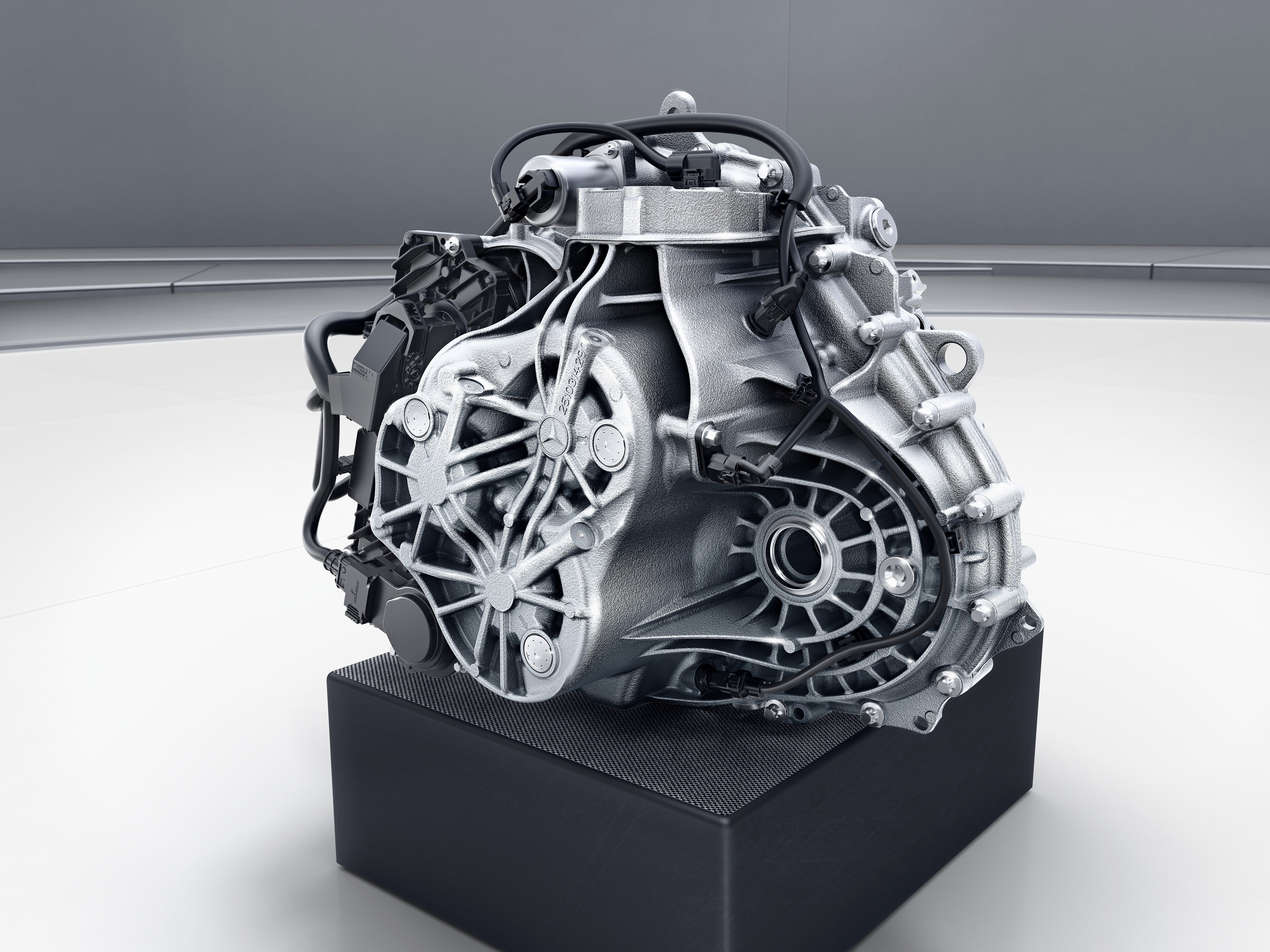 The 7G-DCT transmission in the new Mercedes-Benz GLA.
