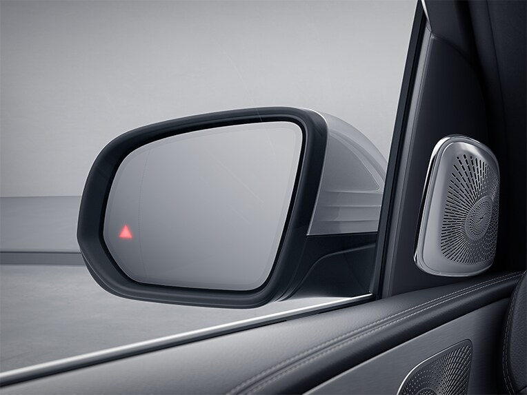 The Blind Spot Assist in the new Mercedes-Benz GLA.
