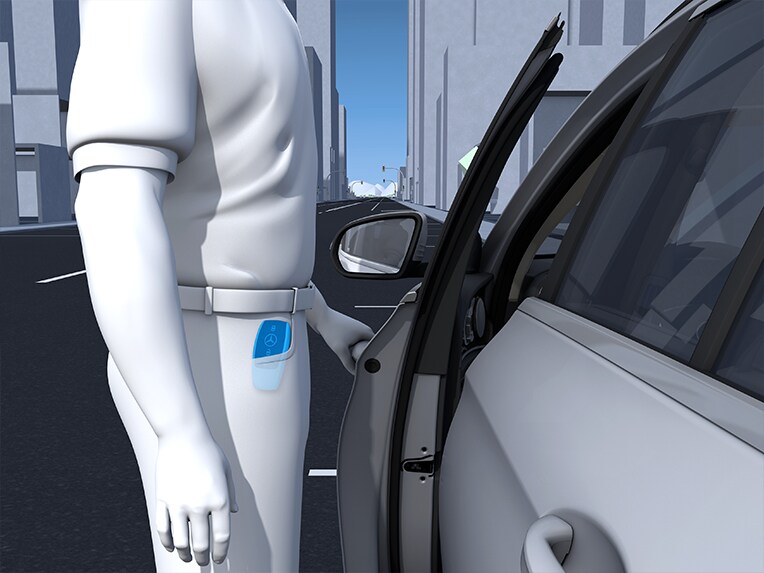 The KEYLESS GO in the new Mercedes-Benz GLA.
