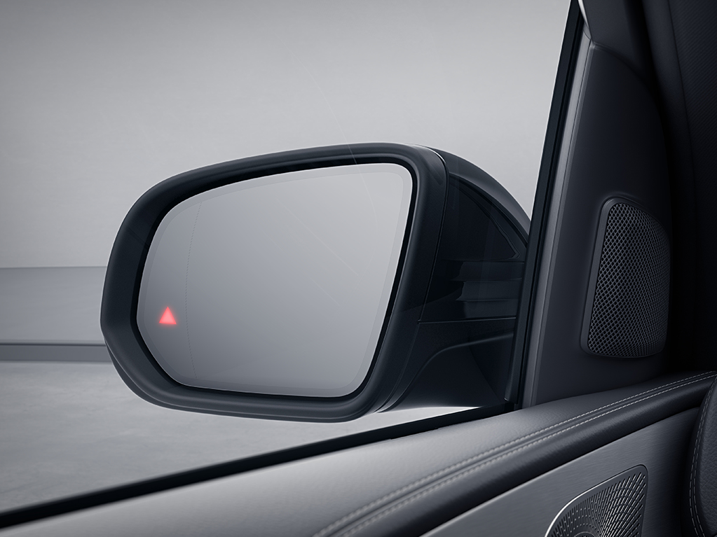 Trailer Manoeuvring Assist | GLE | Mercedes-Benz An illustration of Trailer Manoeuvring Assist in the Mercedes-Benz GLE.