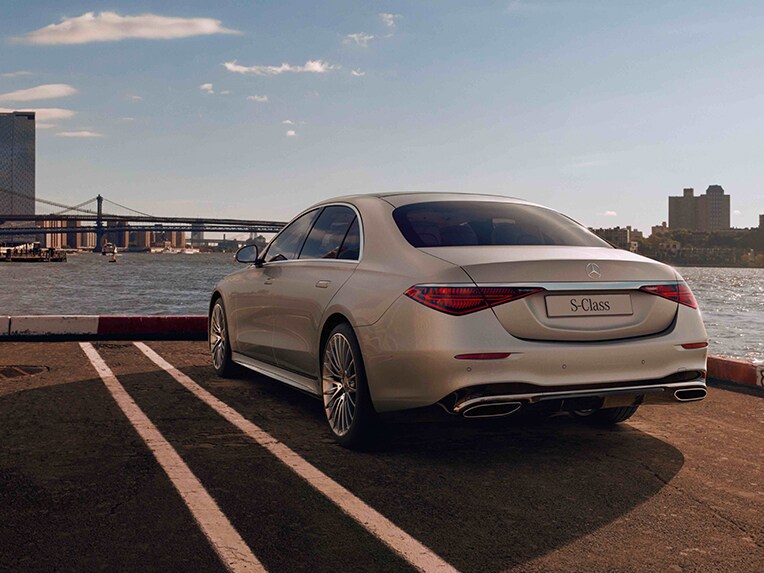 Front view of the Mercedes-Benz S-Class Saloon.