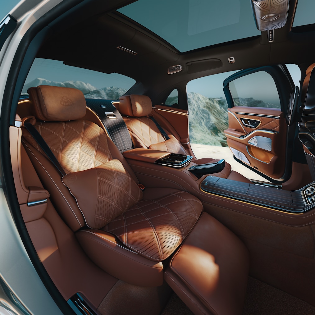 The Mercedes-Maybach two-tone paint finish.