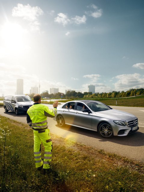 Mercedes benz service hours sale
